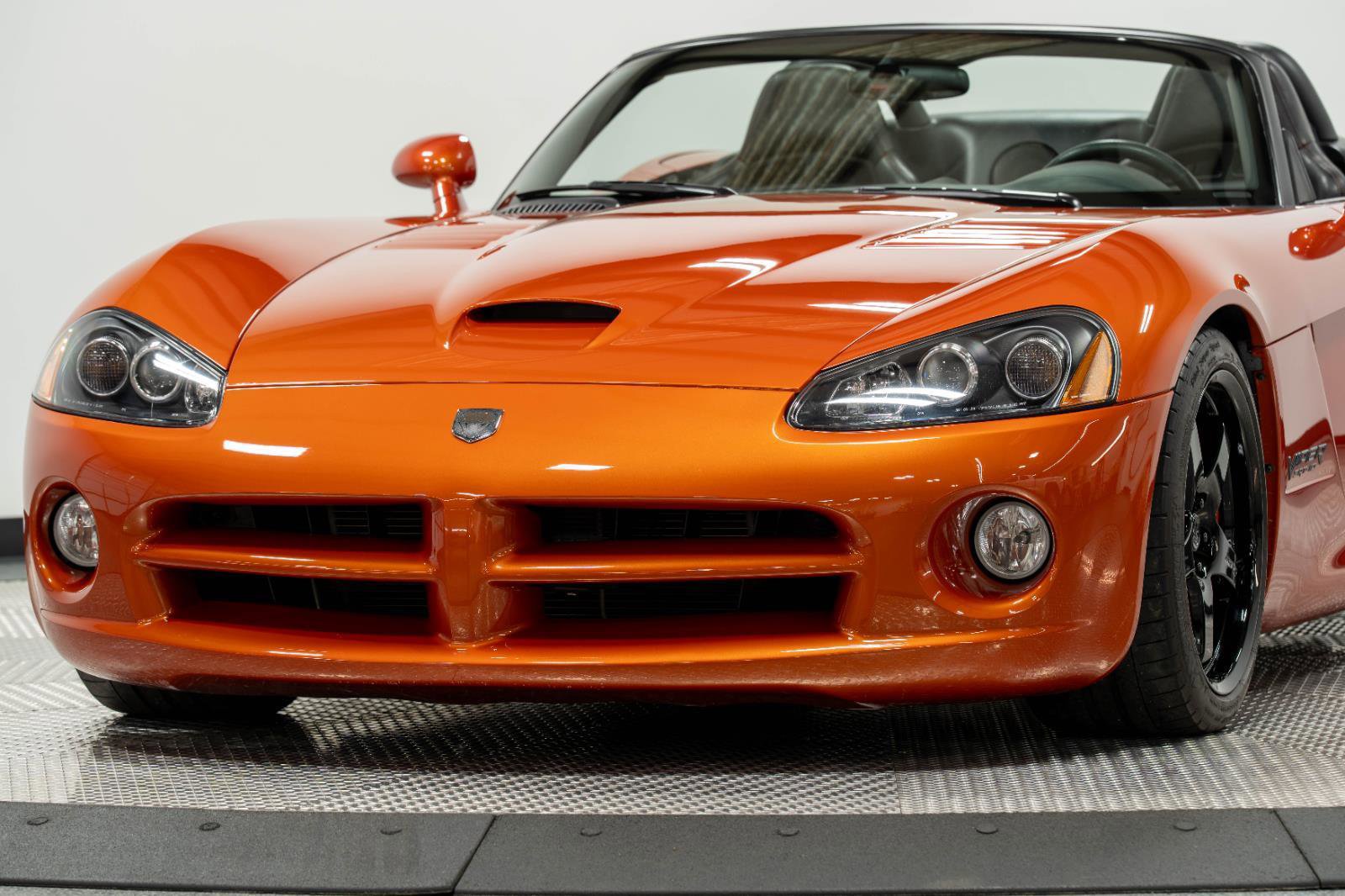 Used 2005 Dodge Viper SRT-10 w/ Copperhead Edition Group RWD image 20