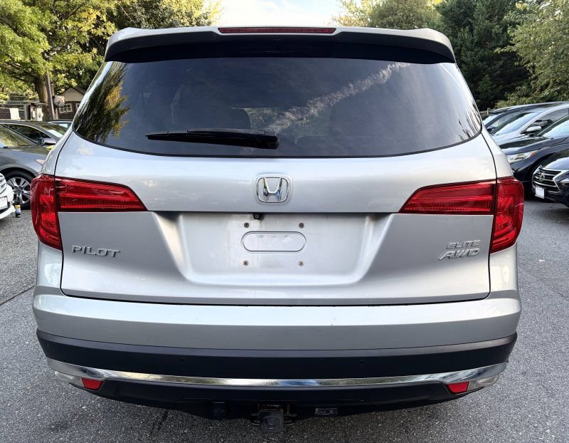 Used 2017 Honda Pilot Elite image 6