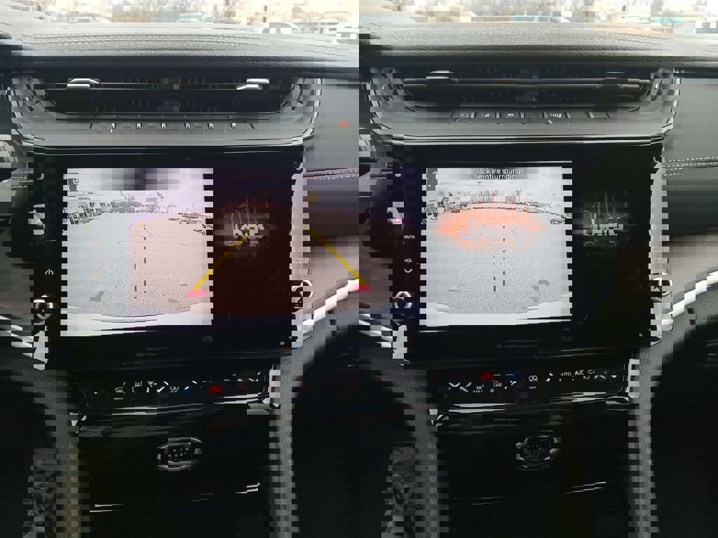 New 2026 Jeep Grand Cherokee L Laredo image 18