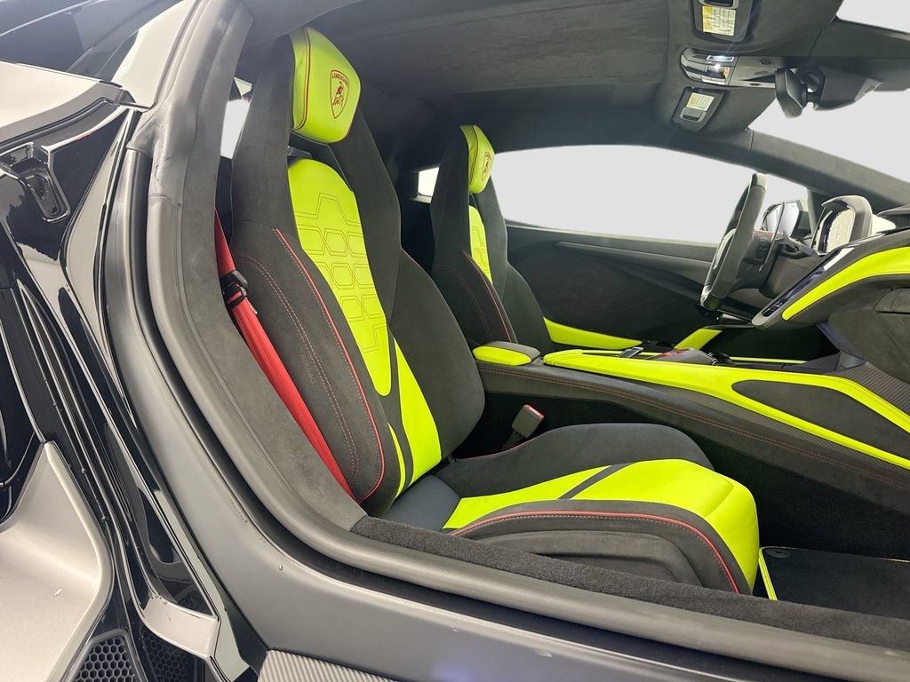 Used 2026 Lamborghini Revuelto AWD/4WD image 29