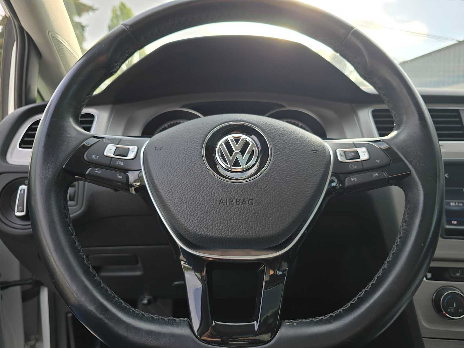 Used 2017 Volkswagen Golf Wolfsburg Edition FWD image 23