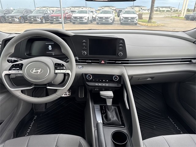 New 2025 Hyundai Elantra Sport image 21