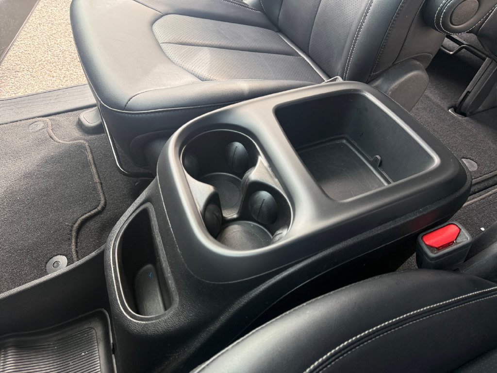 Used 2025 Chrysler Pacifica Select FWD image 19