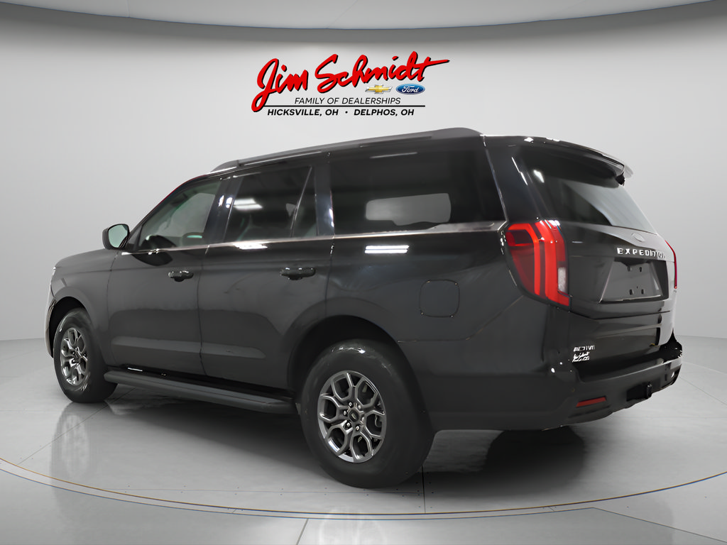 Used 2025 Ford Expedition Active AWD/4WD image 4