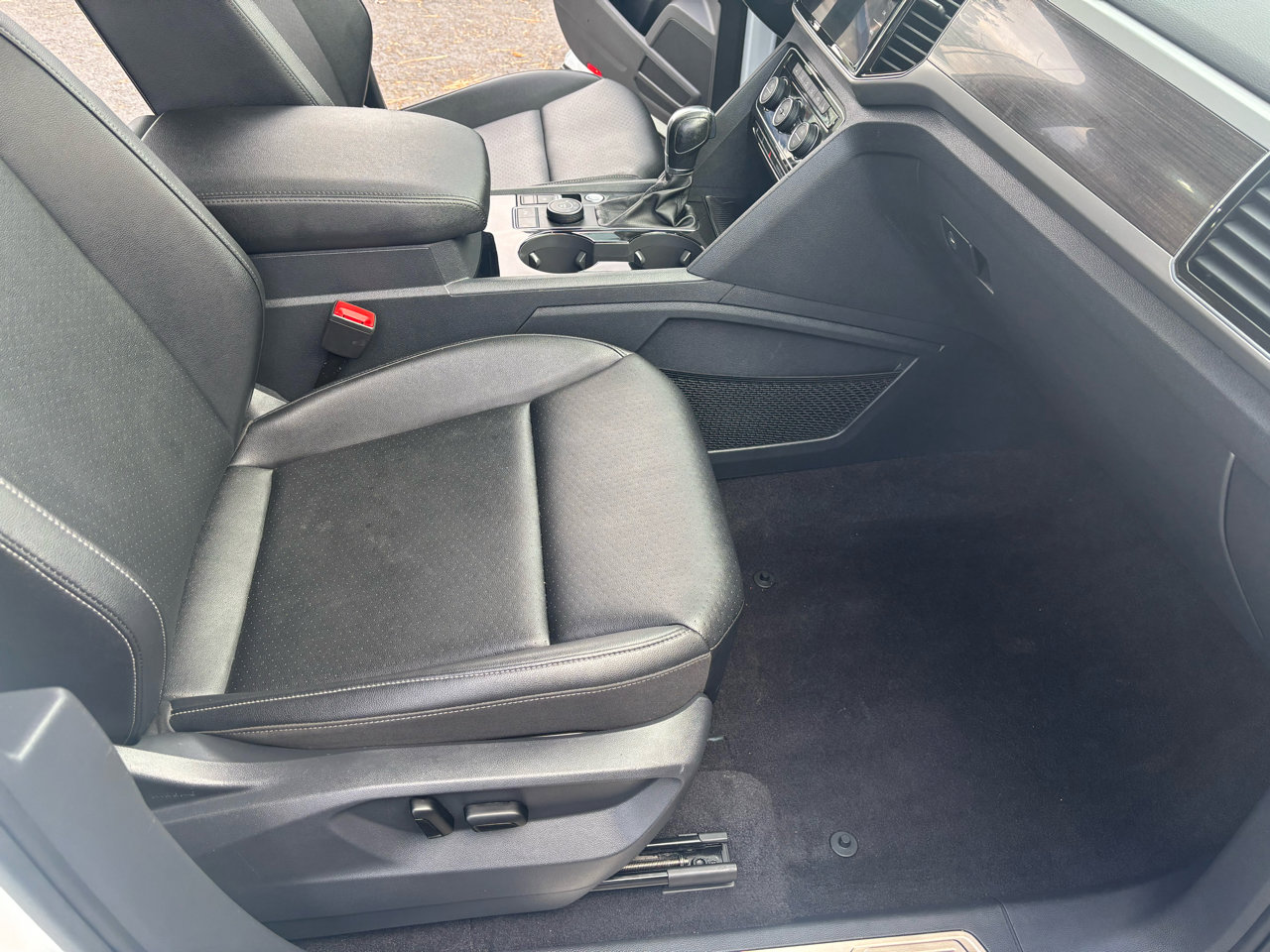 Used 2019 Volkswagen Atlas SEL R-Line image 11