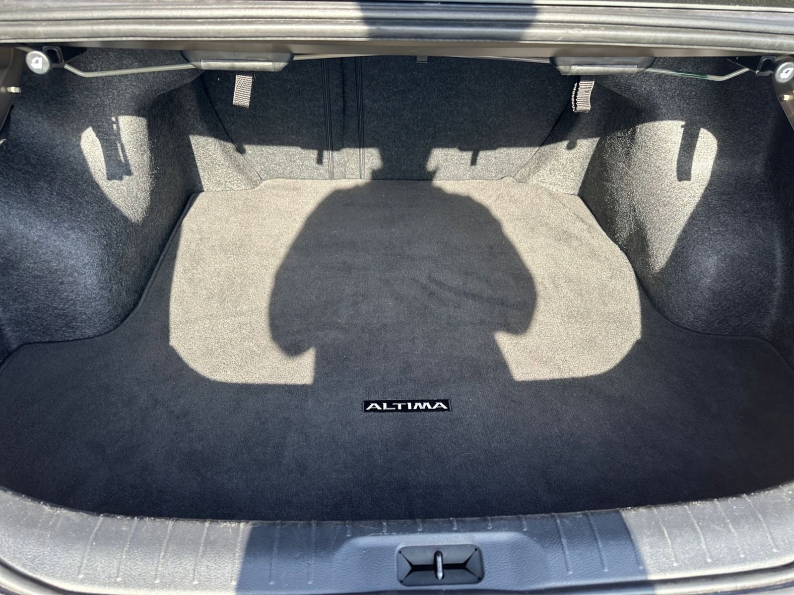 Used 2025 Nissan Altima 2.5 SV FWD image 36