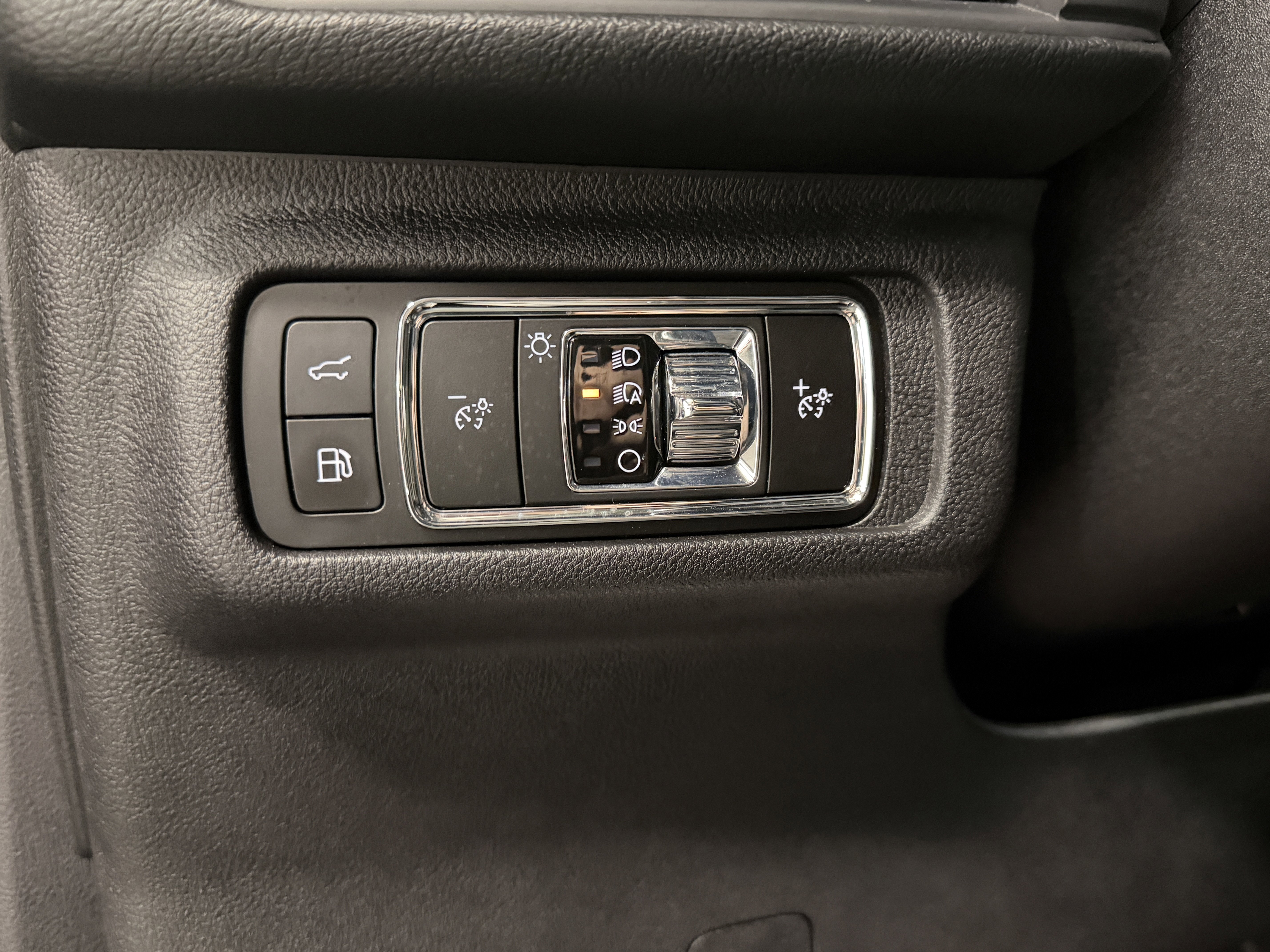 Used 2025 Lincoln Corsair Grand Touring w/ Equipment Group 301A image 17