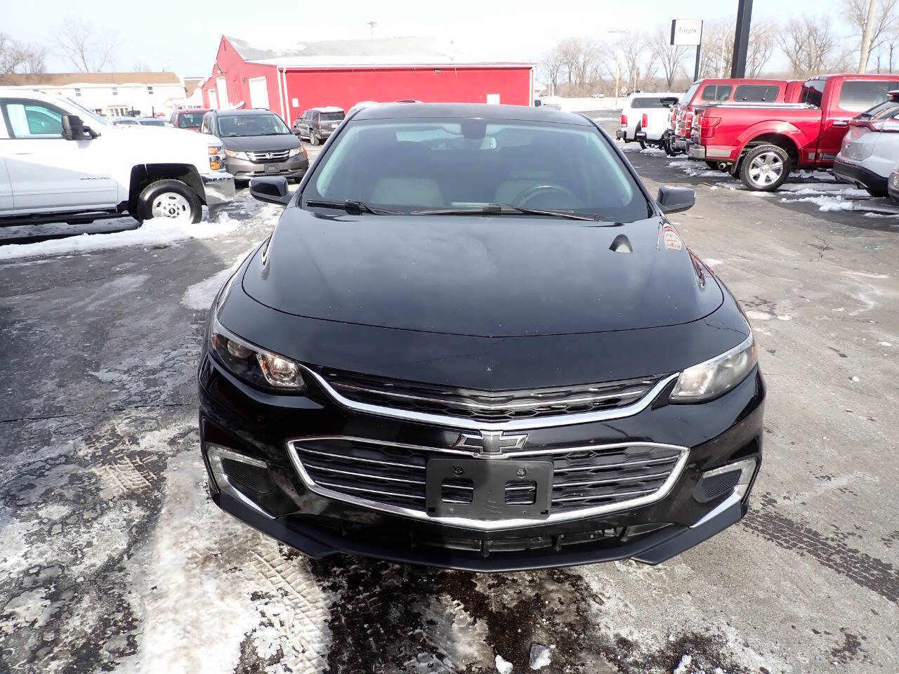 Used 2017 Chevrolet Malibu LT image 2