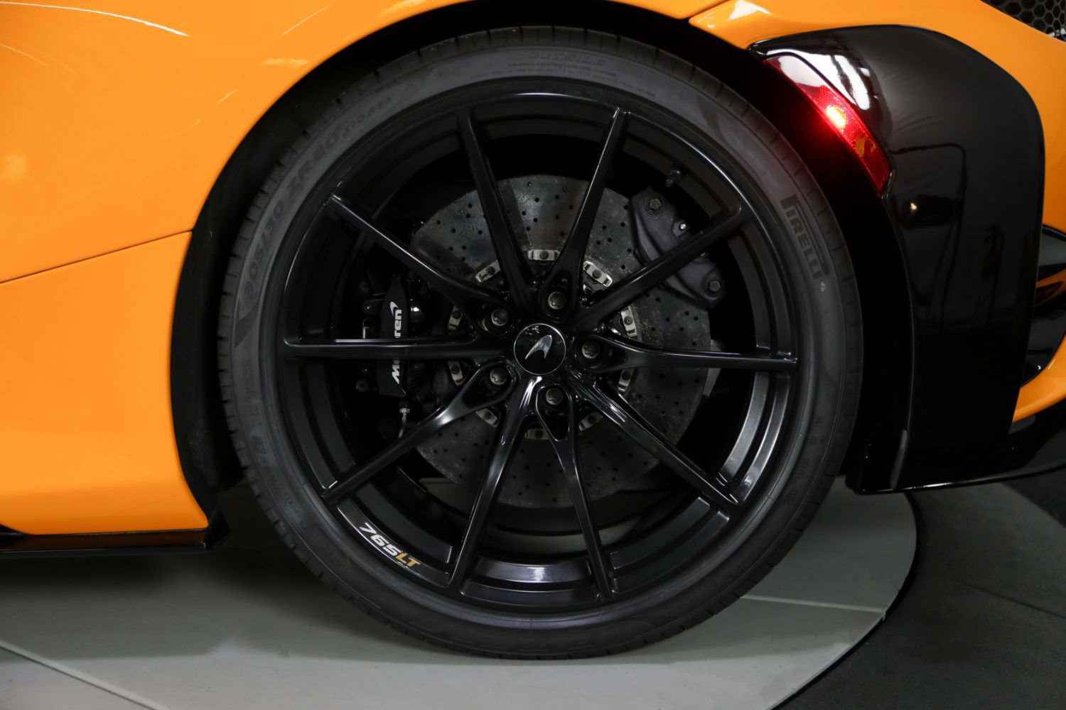 Used 2021 McLaren 765LT RWD image 22