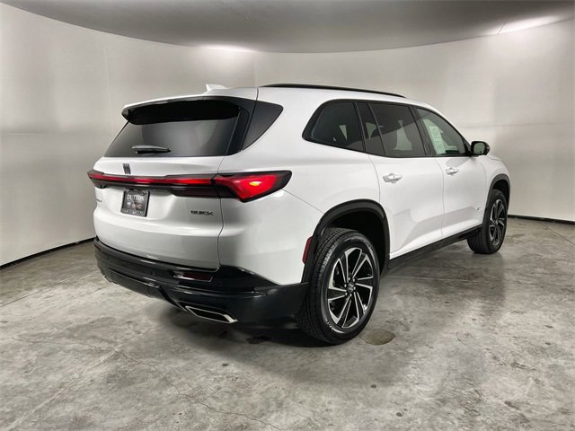 Certified 2025 Buick Enclave Sport Touring image 8