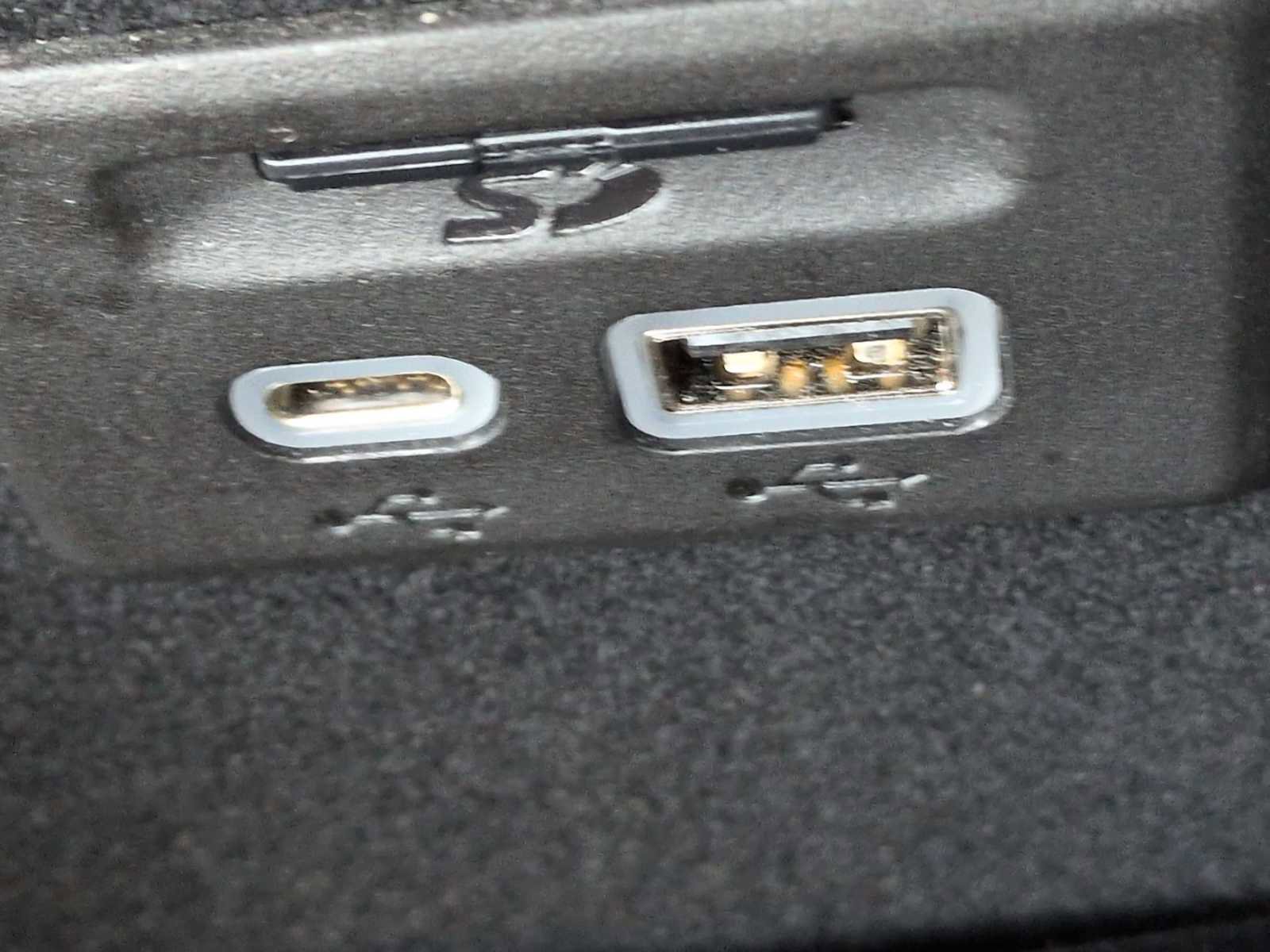 Used 2024 Cadillac XT6 Sport w/ Technology Package AWD/4WD image 33