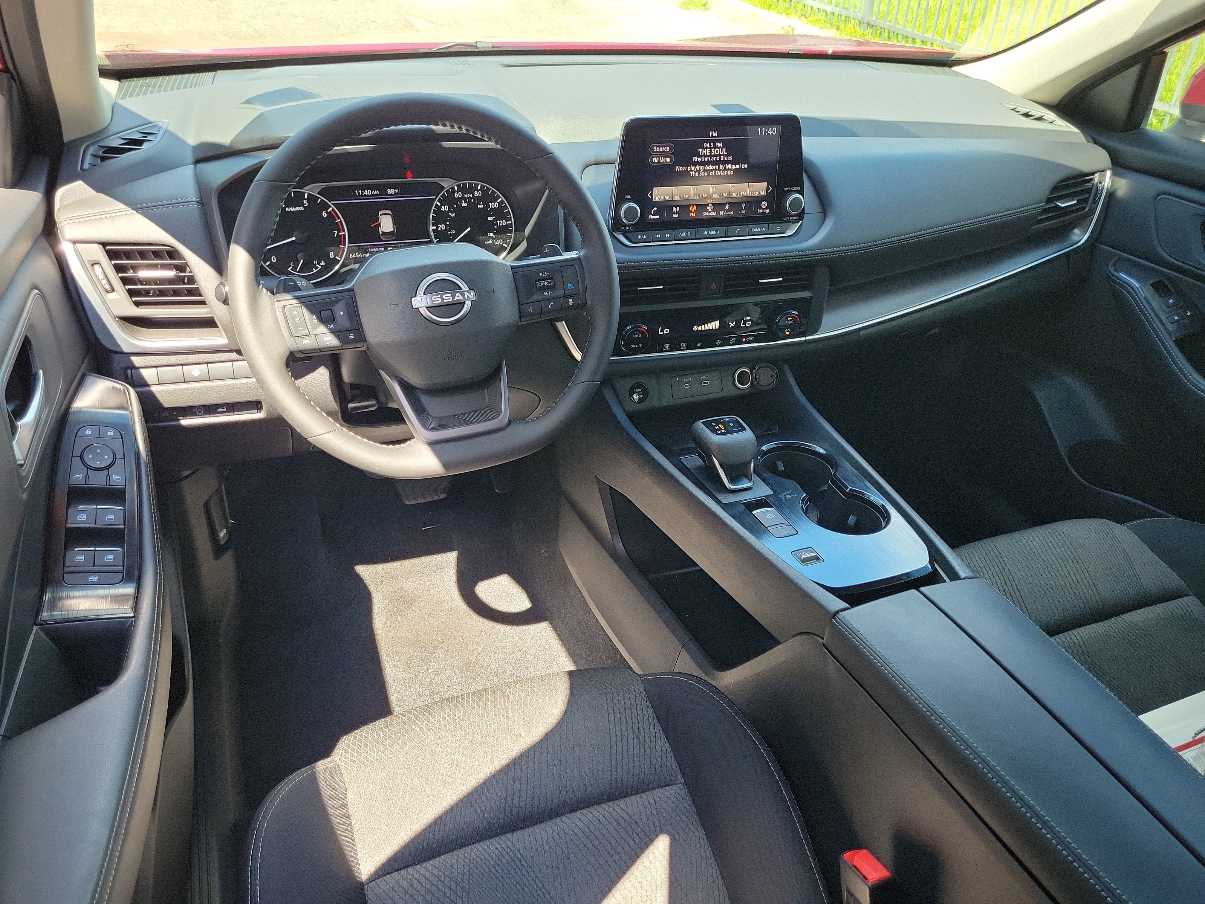 Certified 2026 Nissan Rogue SV FWD image 16
