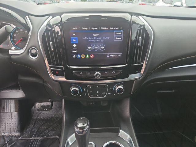 Used 2020 Chevrolet Traverse LT image 19