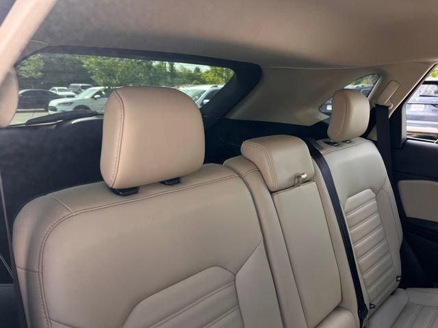 Used 2019 Ford Edge SEL w/ Equipment Group 201A FWD image 29