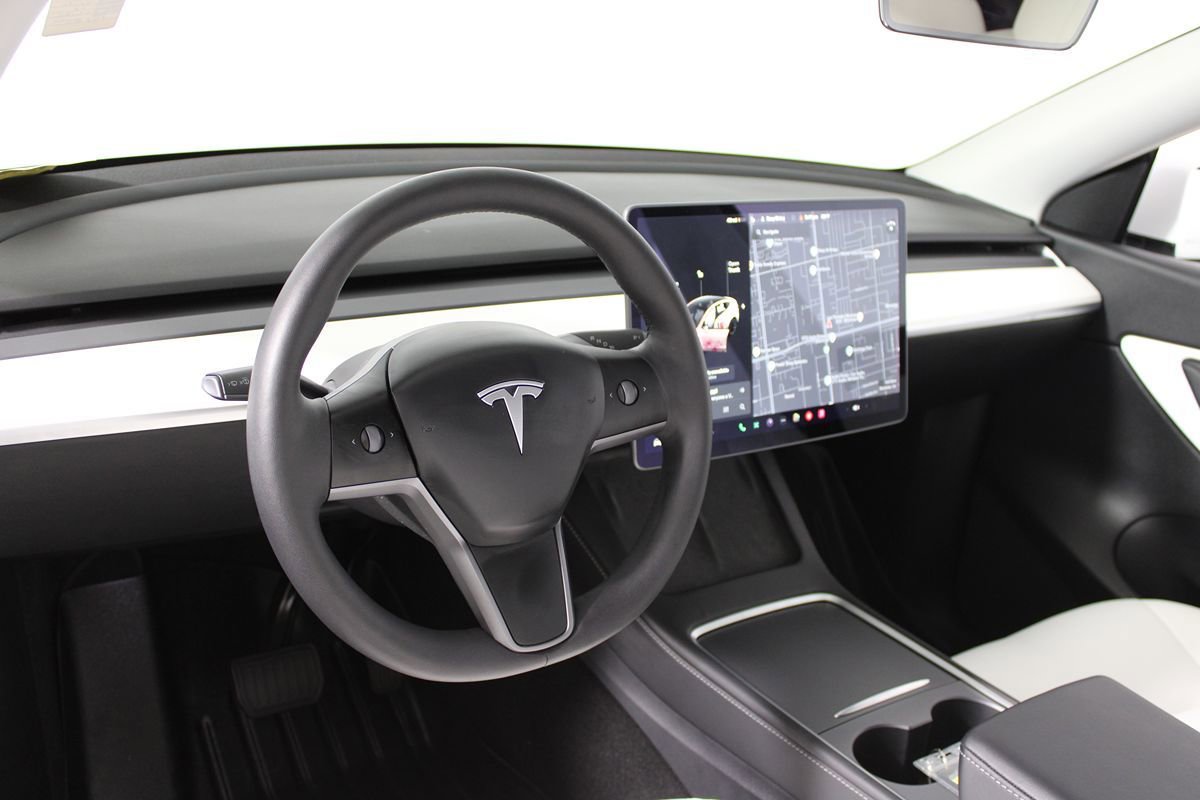 Used 2021 Tesla Model Y Long Range AWD/4WD image 8