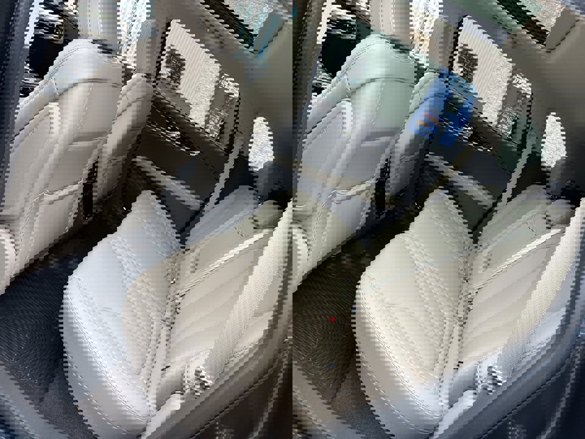 Used 2022 Lincoln Nautilus Reserve image 11