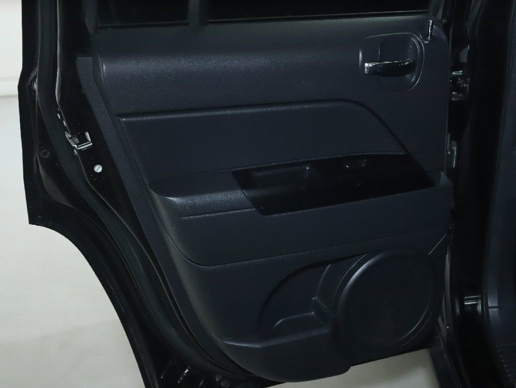 Used 2016 Jeep Patriot Sport w/ Power Value Group AWD/4WD image 13