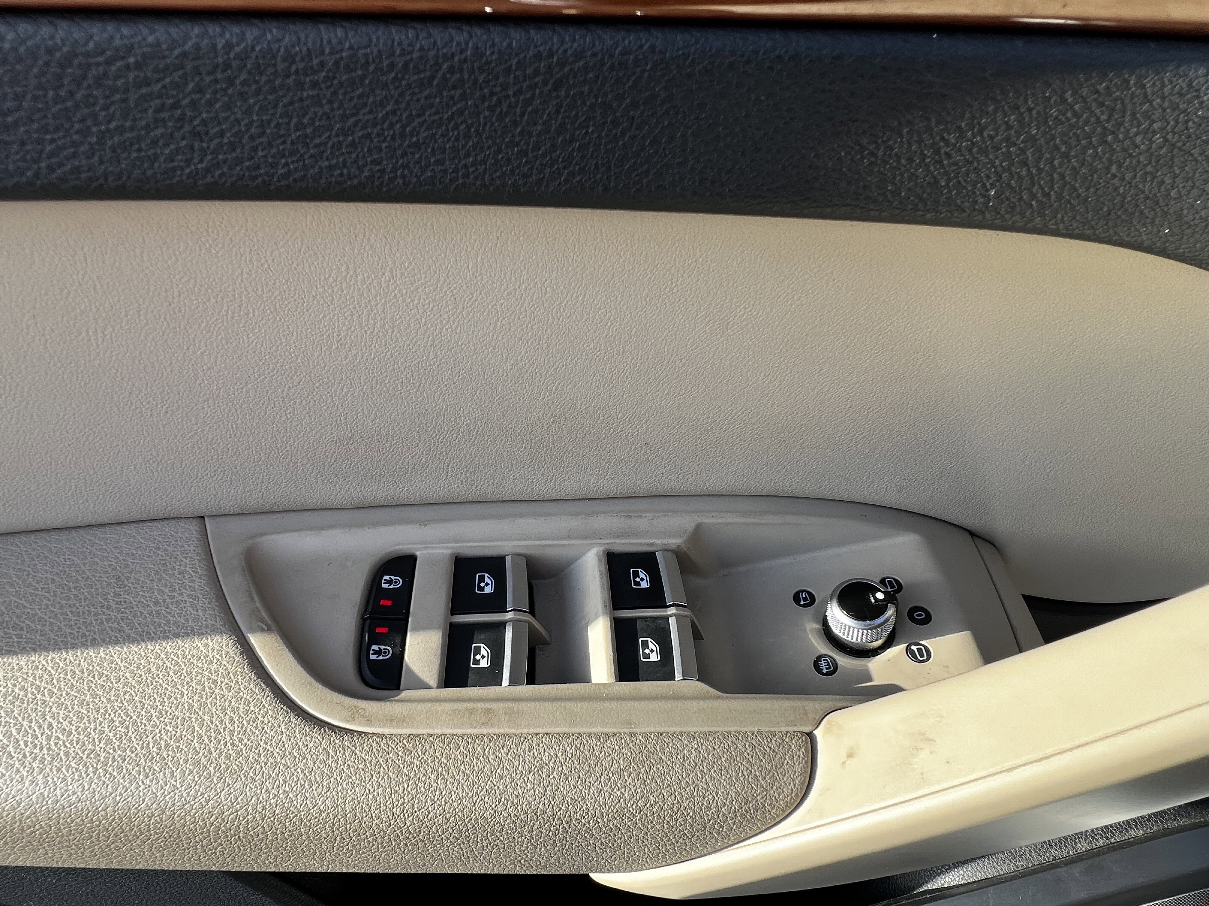 Used 2021 Audi Q5 Premium w/ Convenience Package image 14