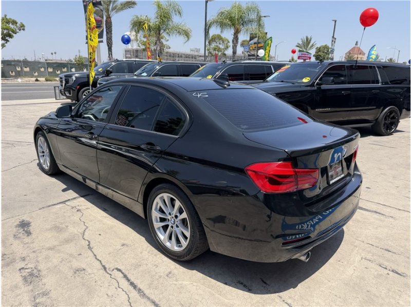Used 2018 BMW 320i Sedan RWD image 12