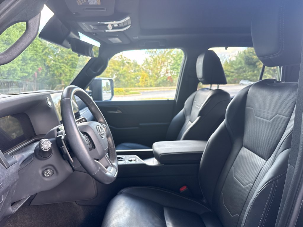 Used 2024 Lexus GX 550 w/ Accessory Package (31) AWD/4WD image 10