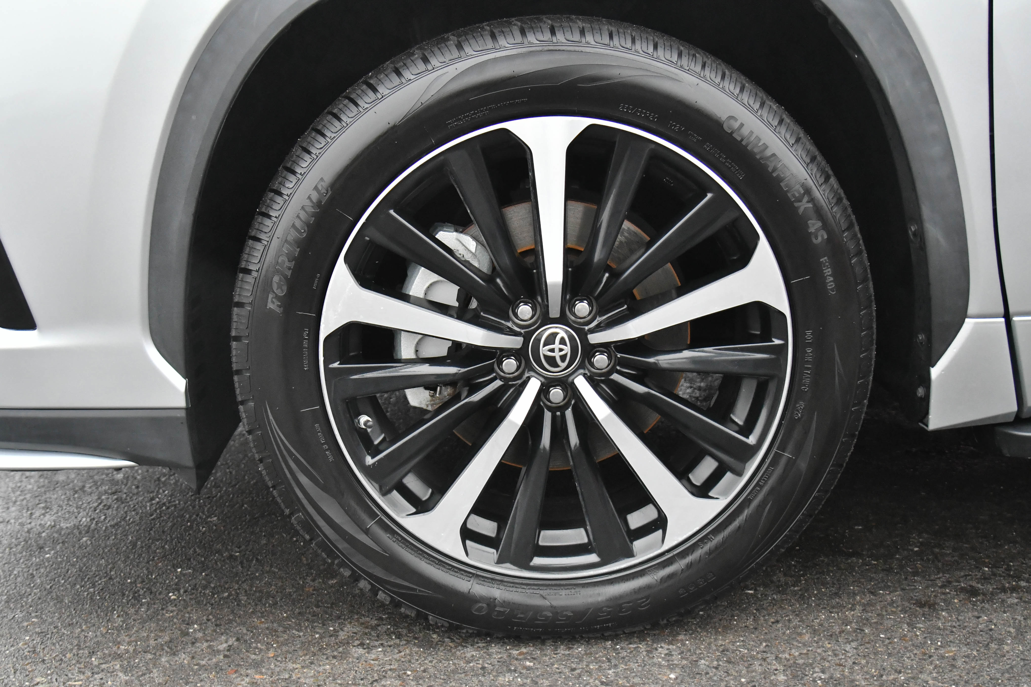 Used 2022 Toyota Highlander XSE image 12