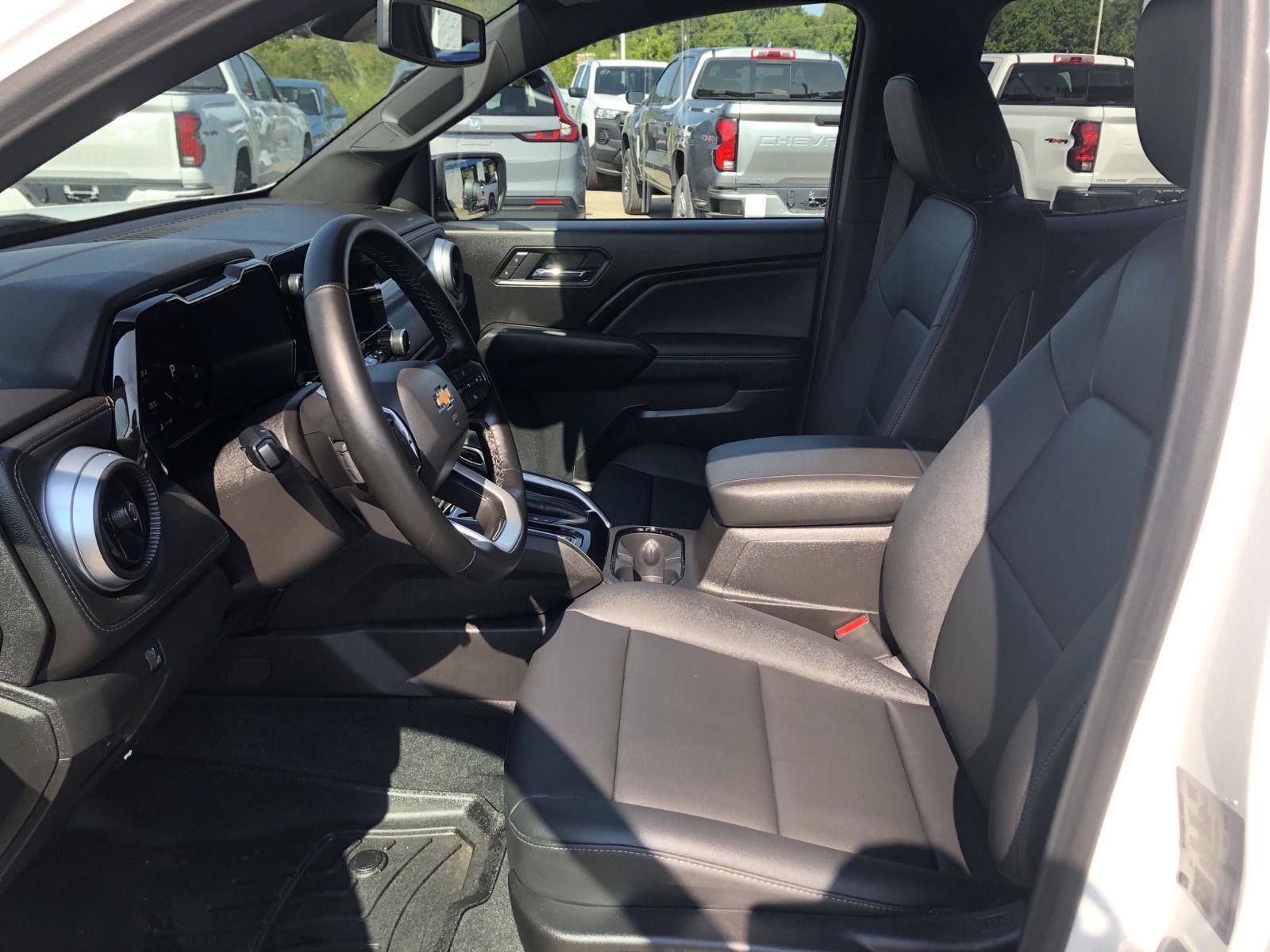 Used 2026 Chevrolet Colorado LT w/ LT Convenience Package AWD/4WD image 21