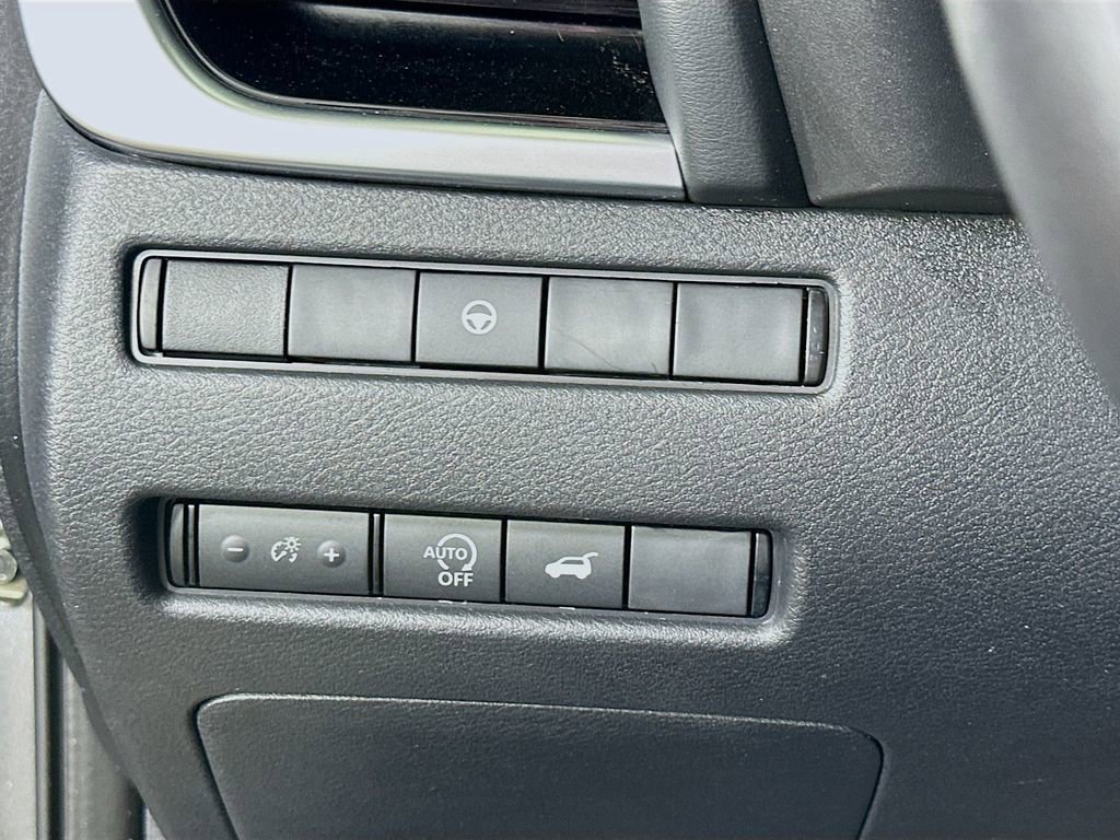 Used 2023 Nissan Rogue SL image 22