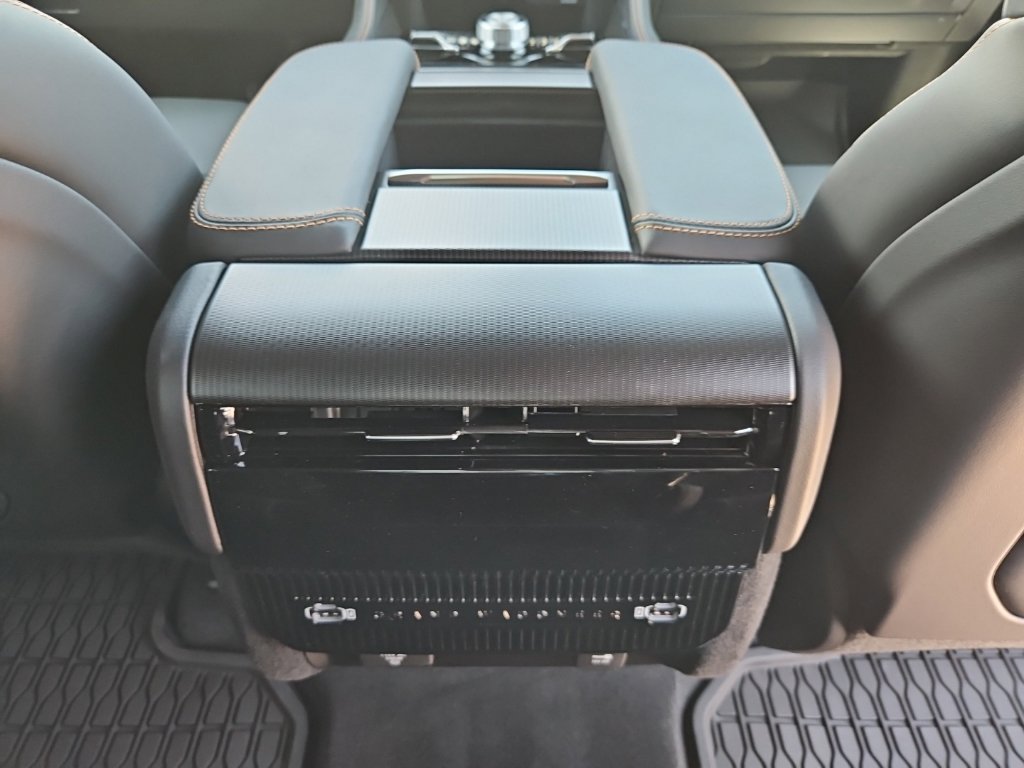 New 2026 Jeep Grand Wagoneer Summit AWD/4WD image 33