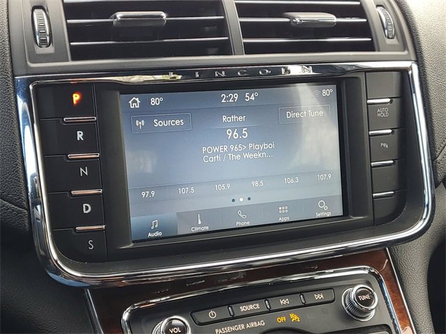 Used 2019 Lincoln Continental Premiere image 21