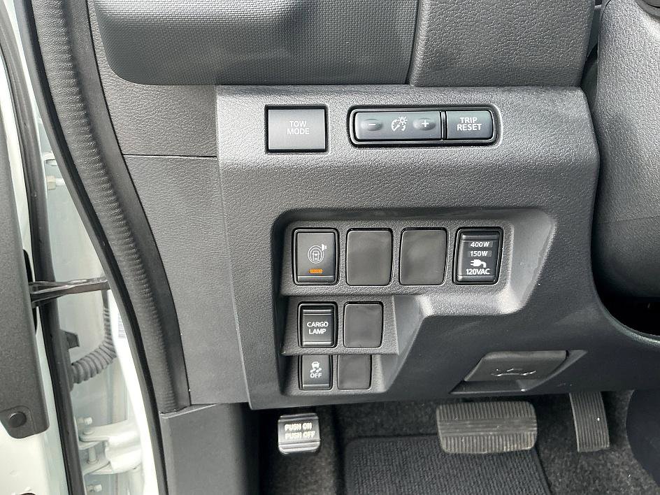 Used 2023 Nissan Frontier SV w/ SV Convenience Package image 13