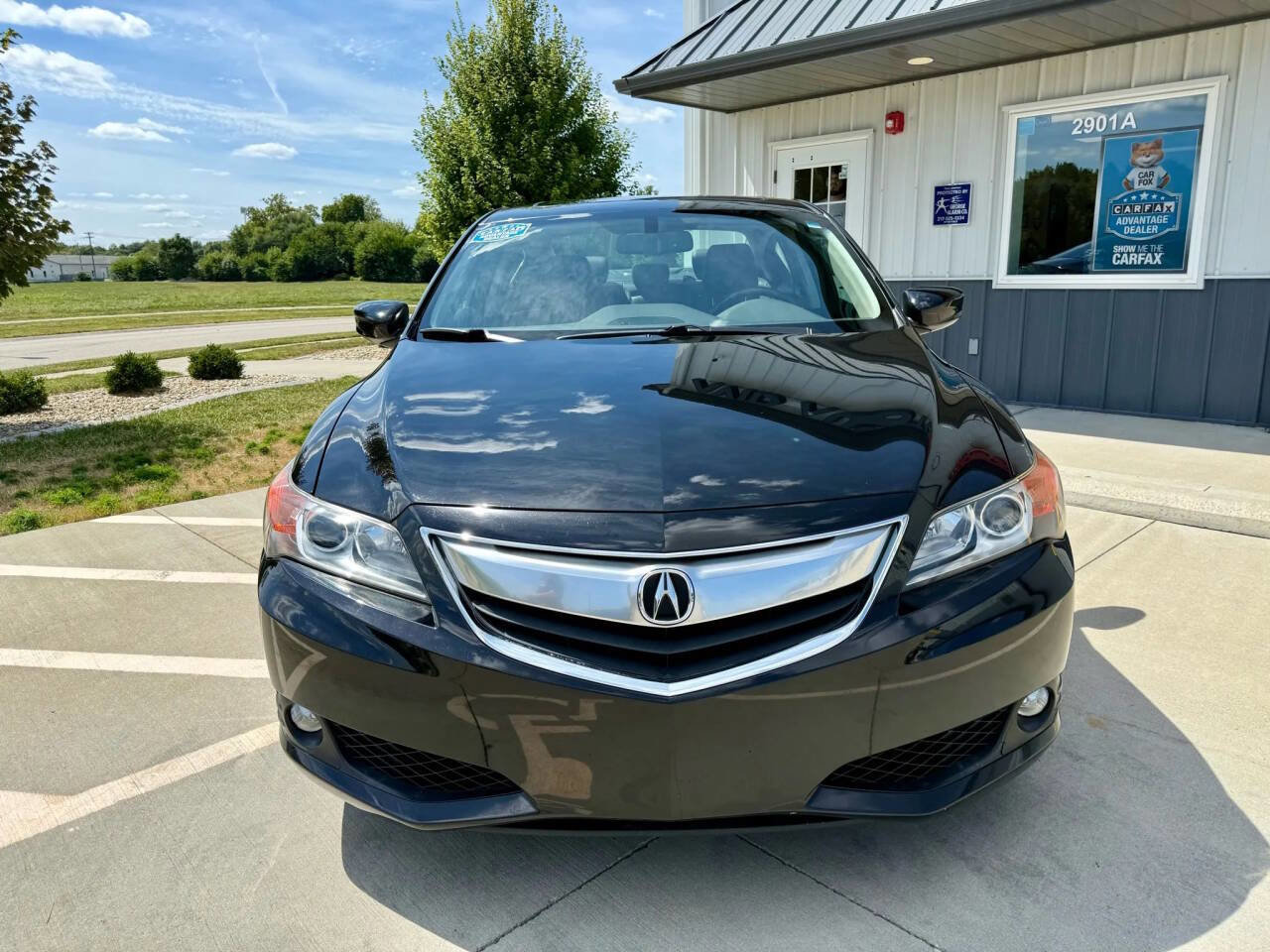 Used 2013 Acura ILX w/ Technology Package image 3