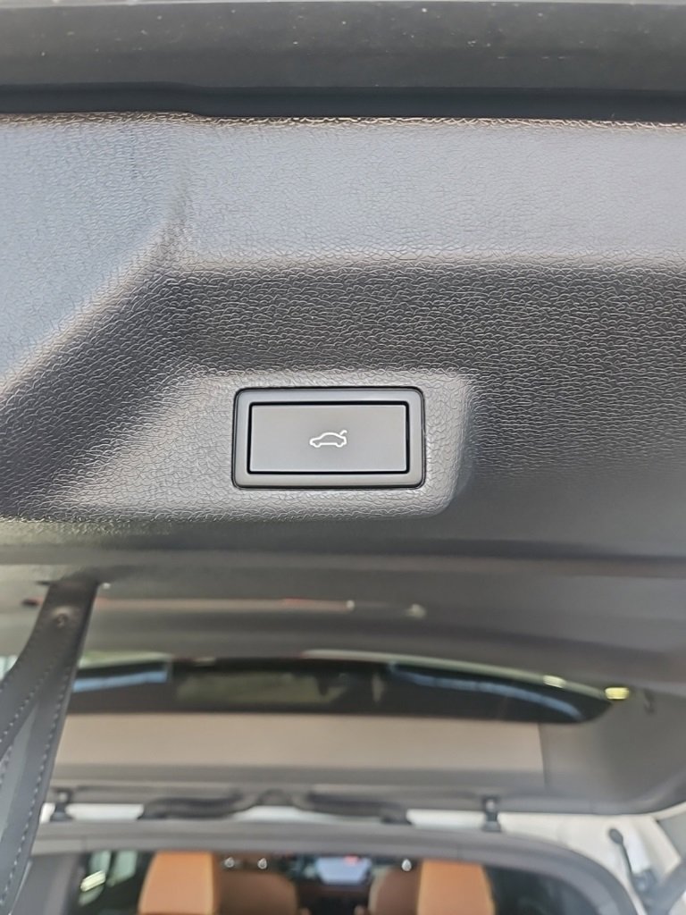 New 2025 Volkswagen ID. Buzz Pro S Plus image 12