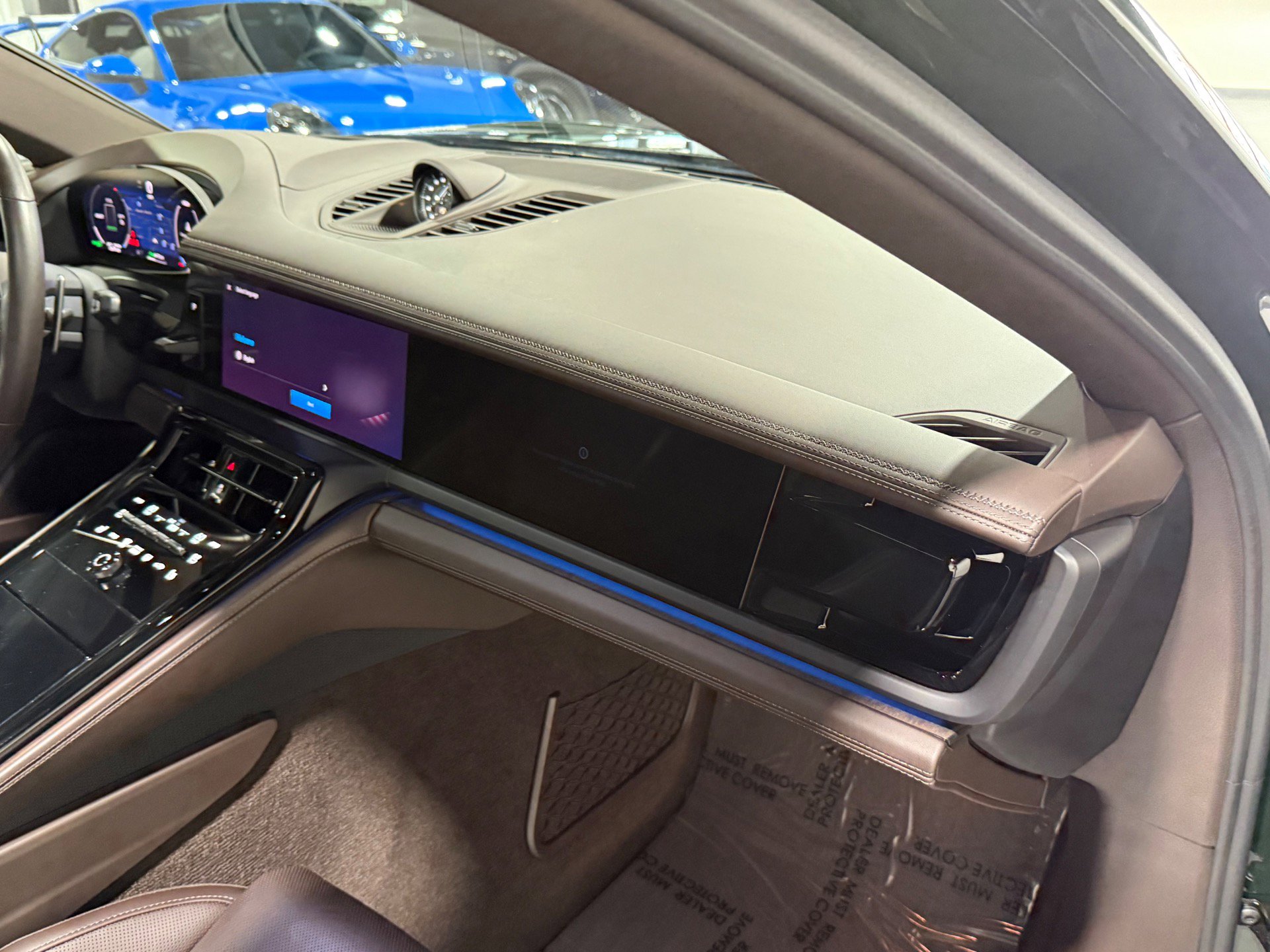 Used 2025 Porsche Panamera 4 image 59