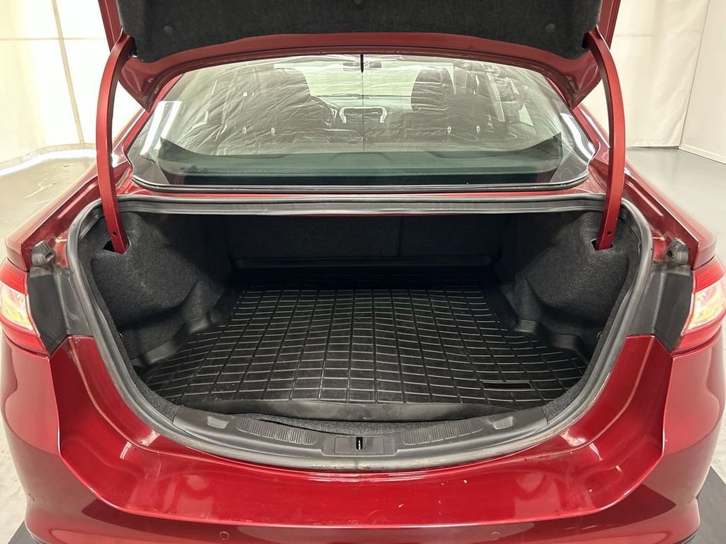 Used 2016 Ford Fusion SE image 21