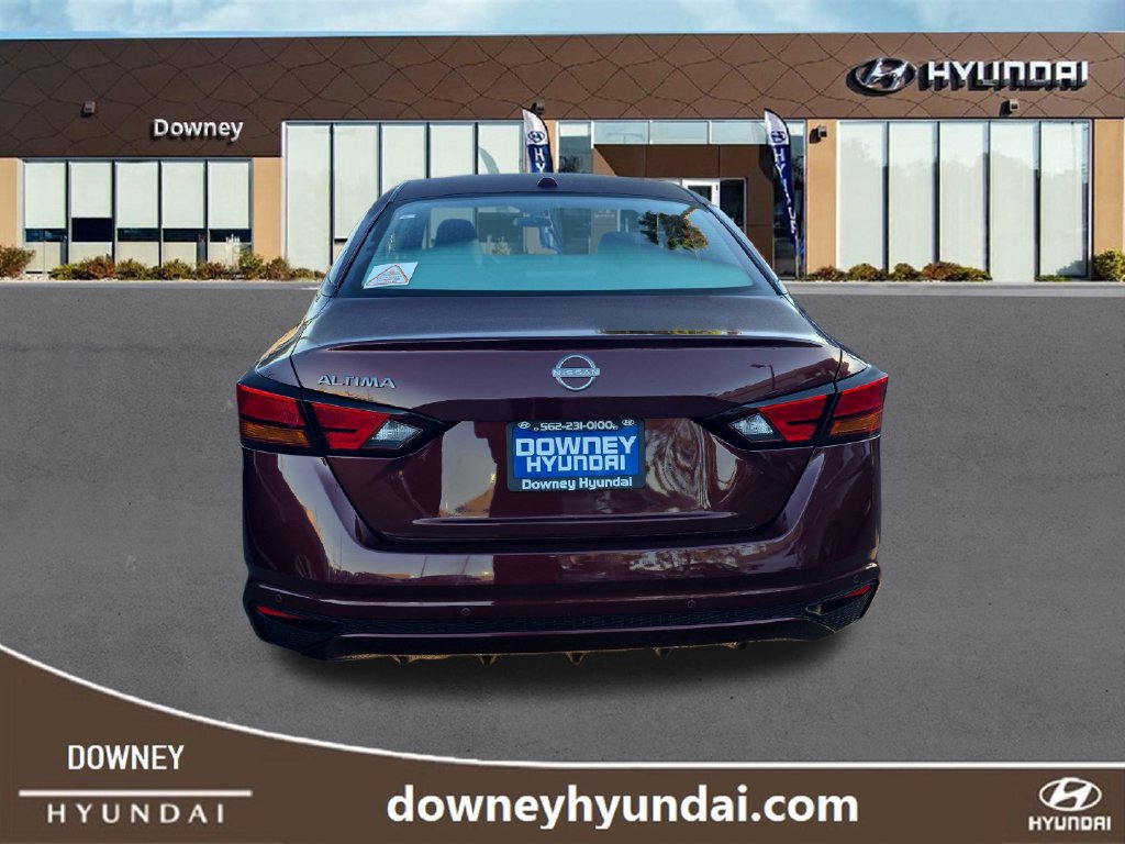 Used 2025 Nissan Altima 2.5 SV FWD image 4