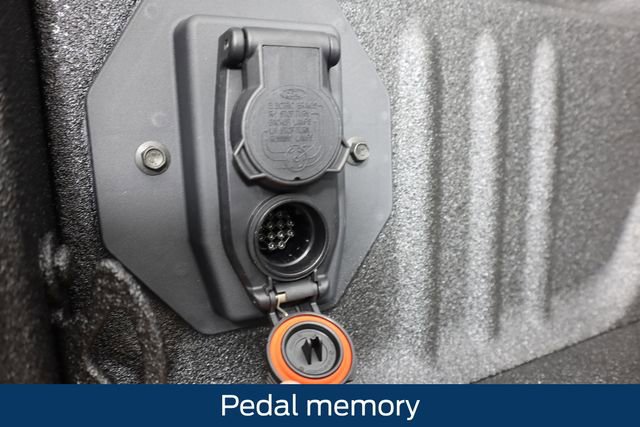 New 2026 Ford F350 Lariat w/ Black Appearance Package image 31