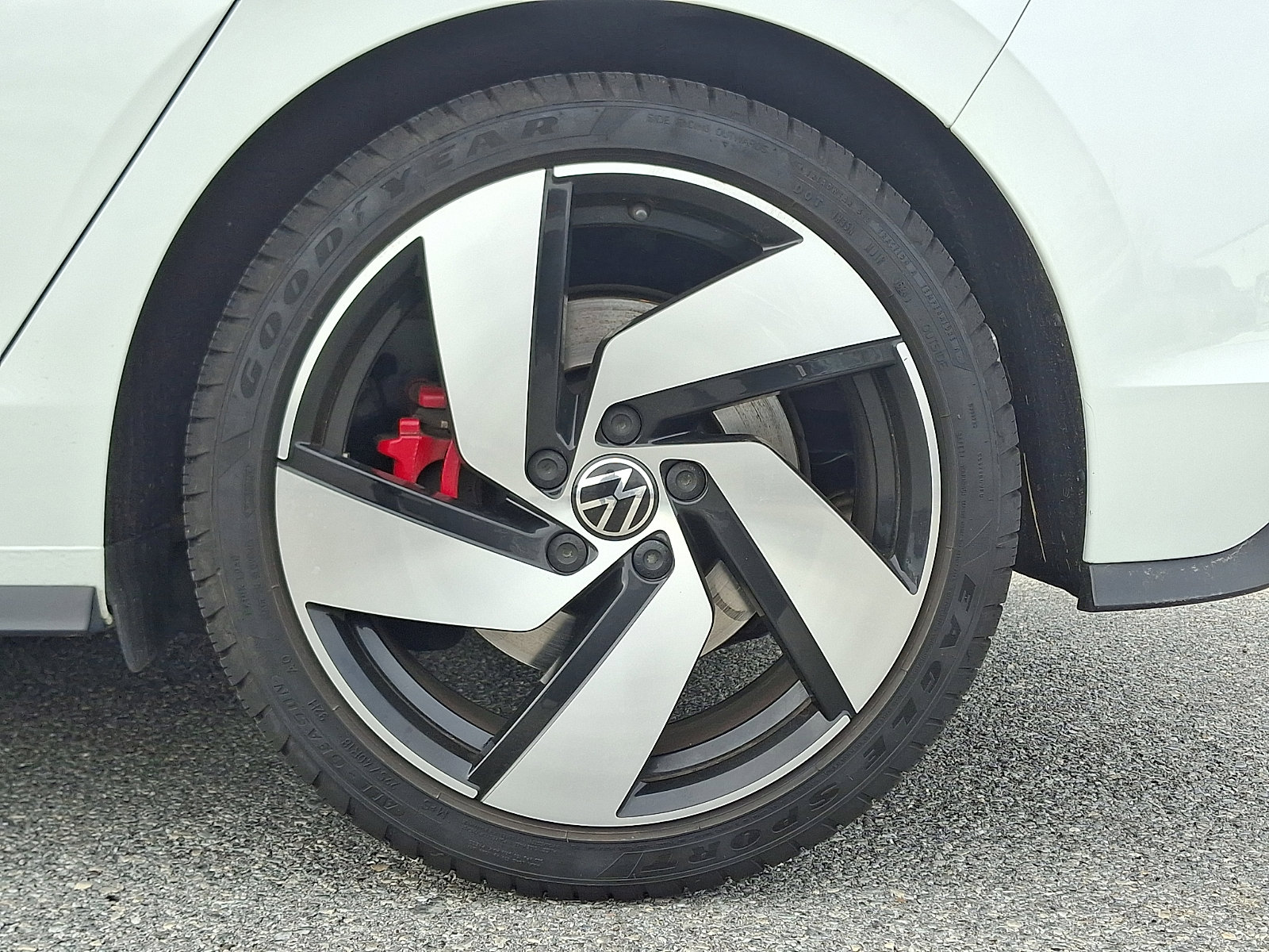 Used 2024 Volkswagen GTI S image 9