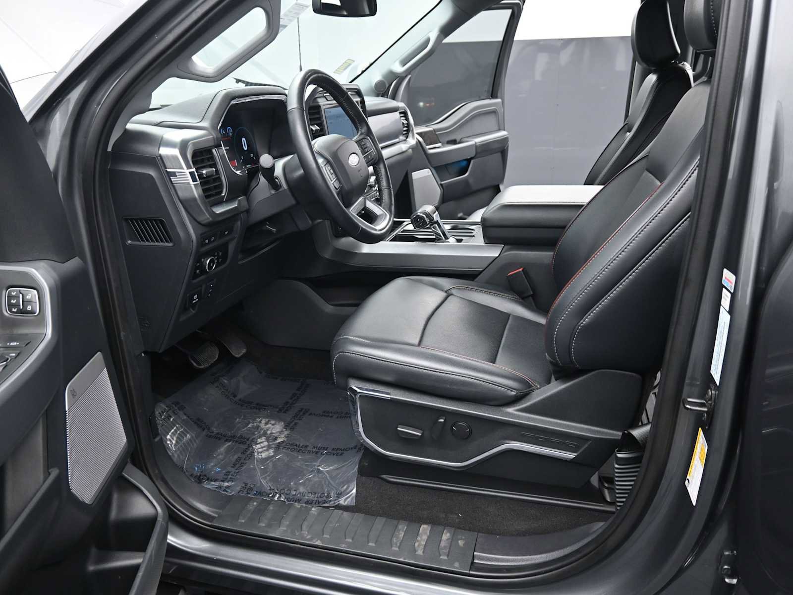 Used 2023 Ford F150 Lariat w/ Trailer Tow Package image 12