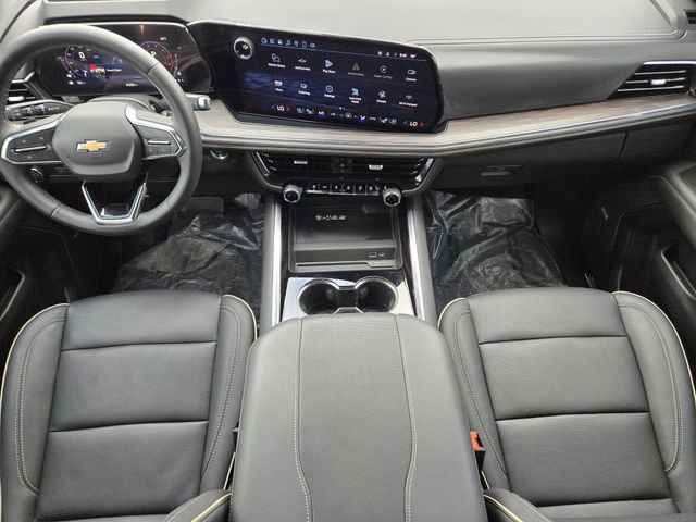 Used 2025 Chevrolet Suburban Premier image 25