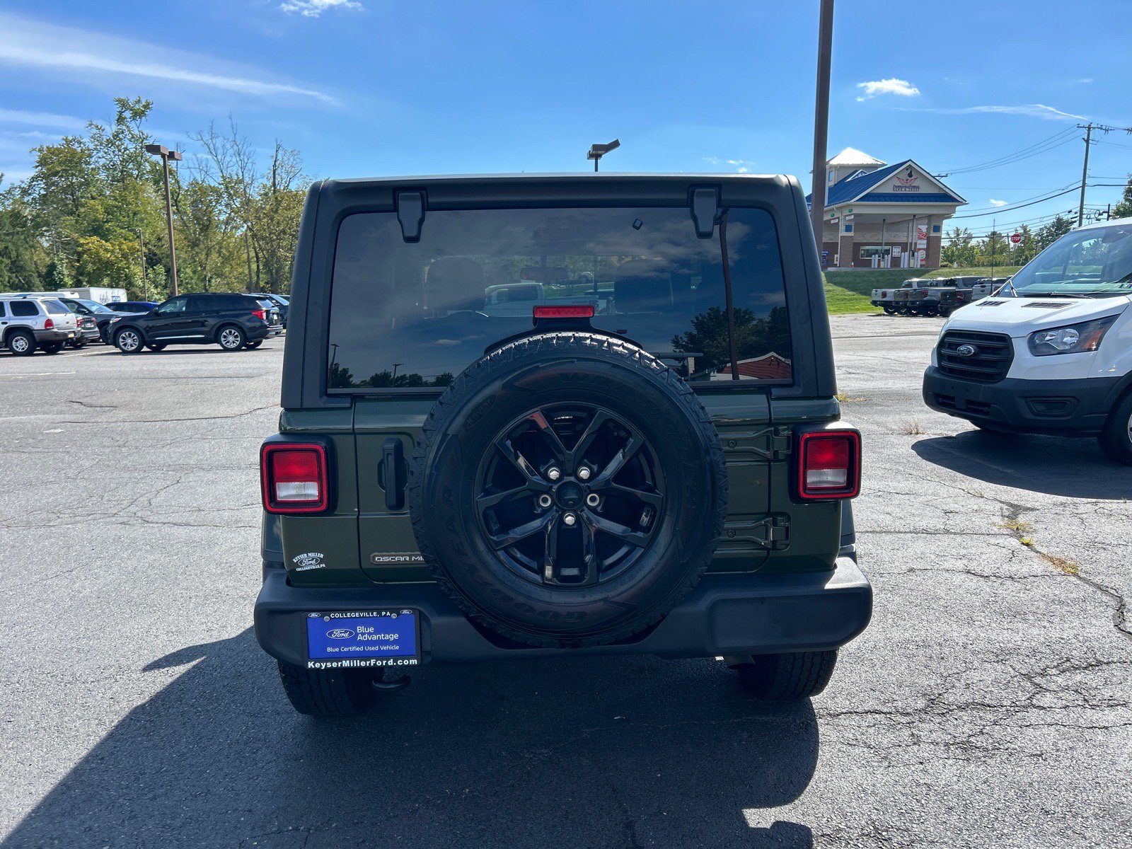 Used 2023 Jeep Wrangler Sport AWD/4WD image 8