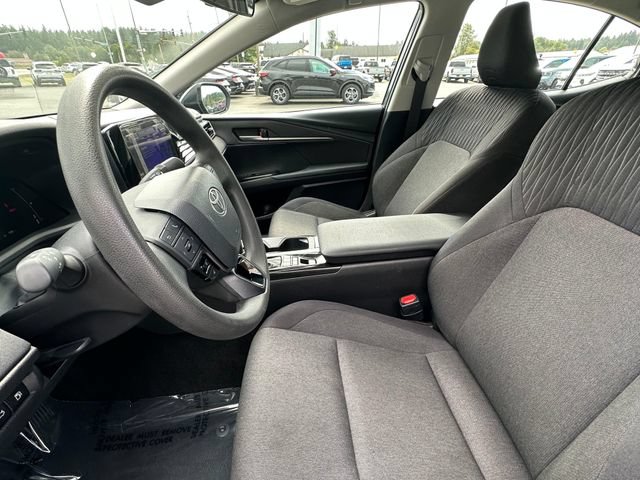 Used 2025 Toyota Camry LE FWD image 9