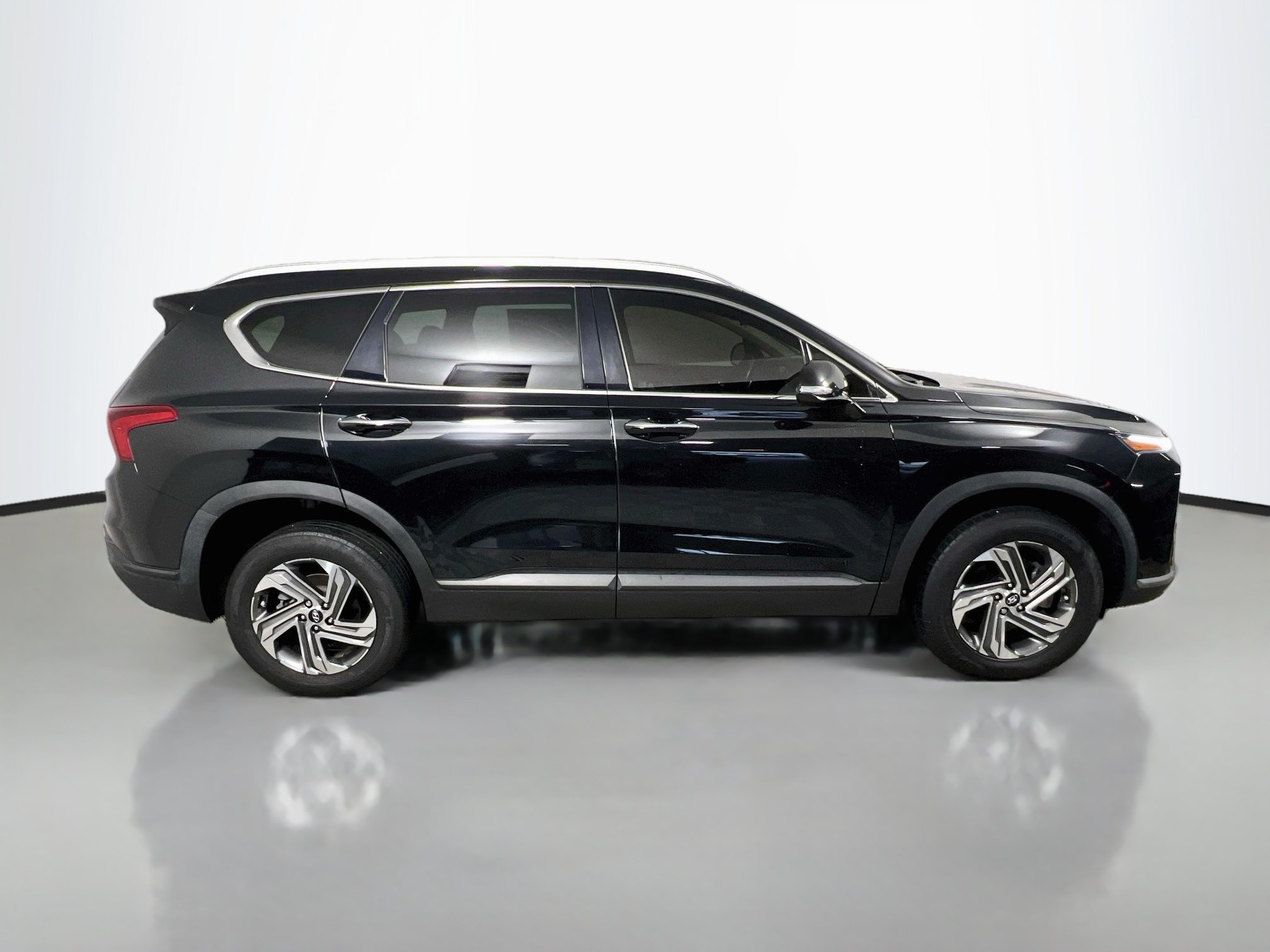 Used 2023 Hyundai Santa Fe SEL AWD/4WD image 3