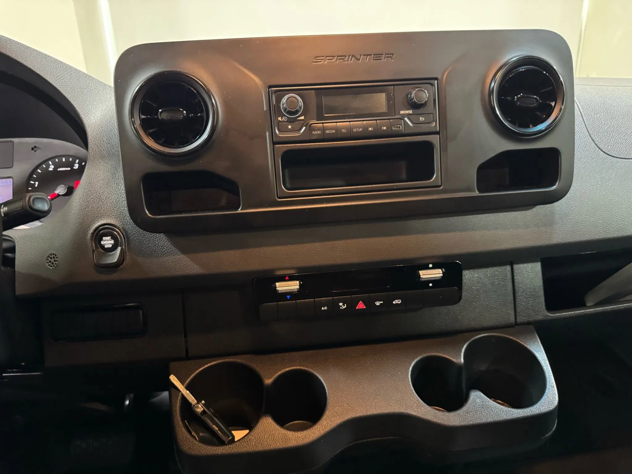 Used 2020 Mercedes-Benz Sprinter 2500 image 40