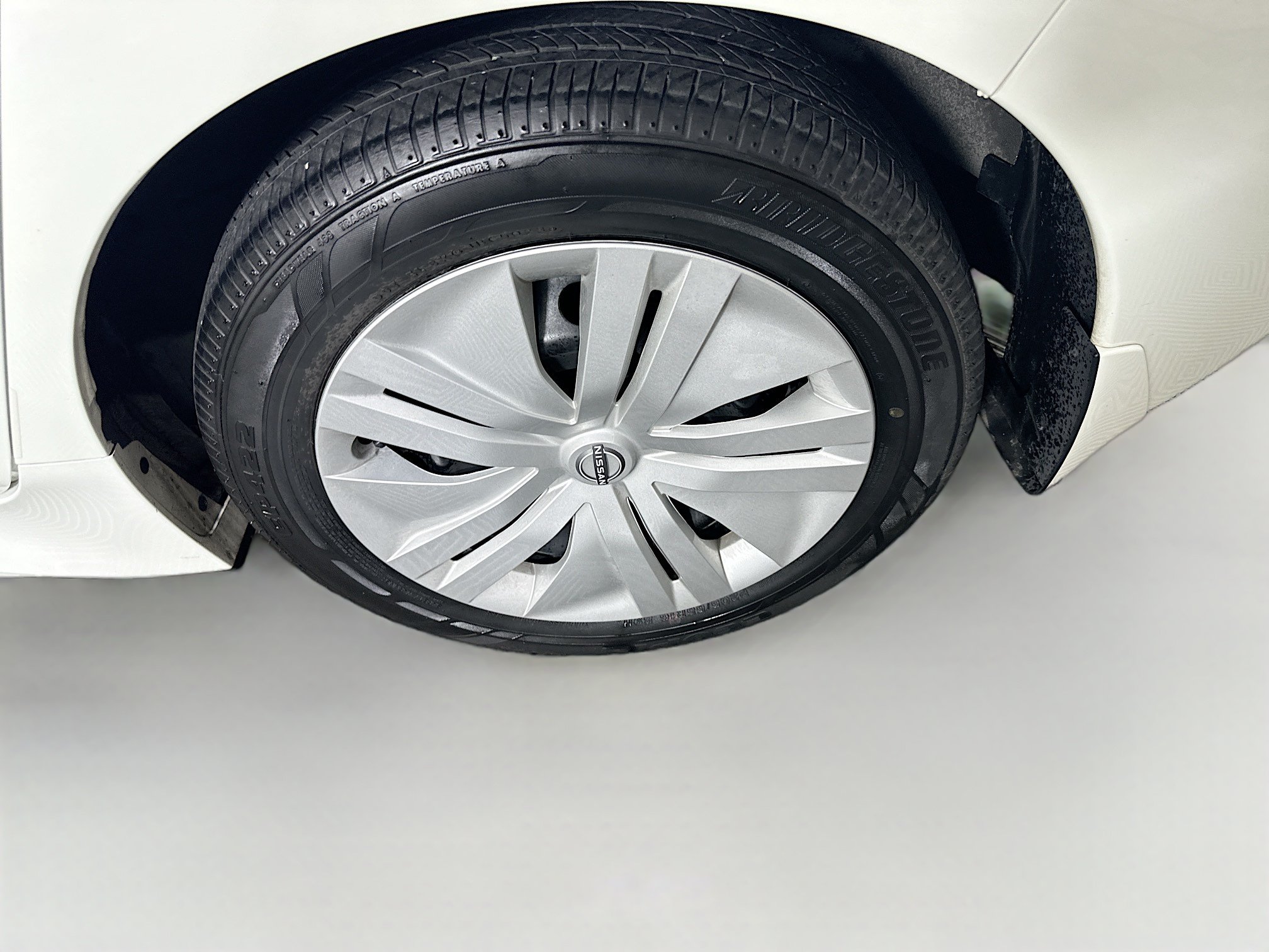 Used 2025 Nissan Leaf S FWD image 11