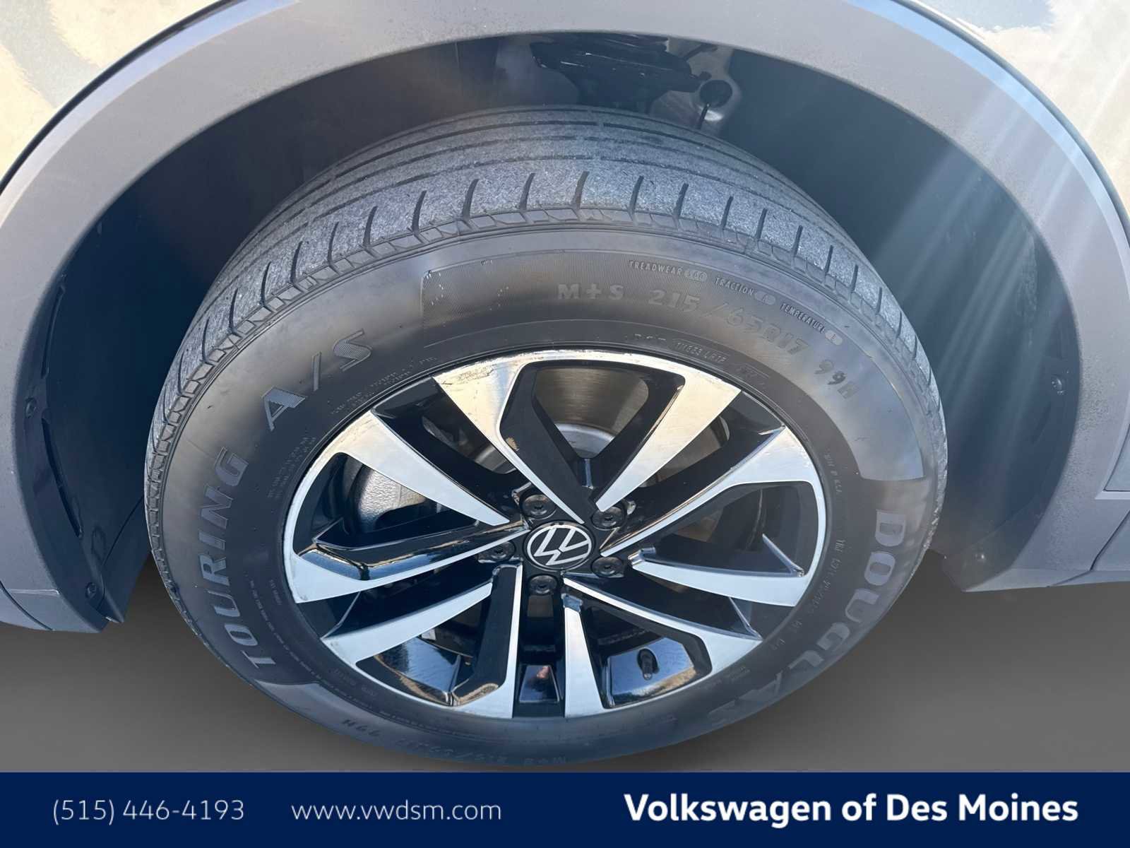 Used 2024 Volkswagen Tiguan S image 8