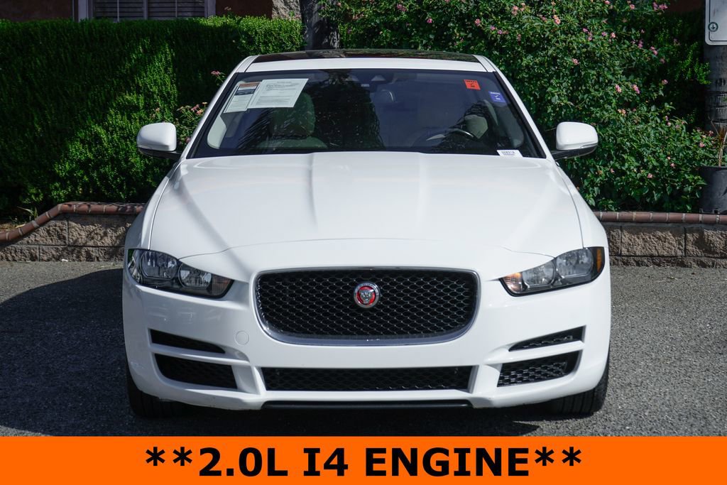 Used 2017 Jaguar XE image 3
