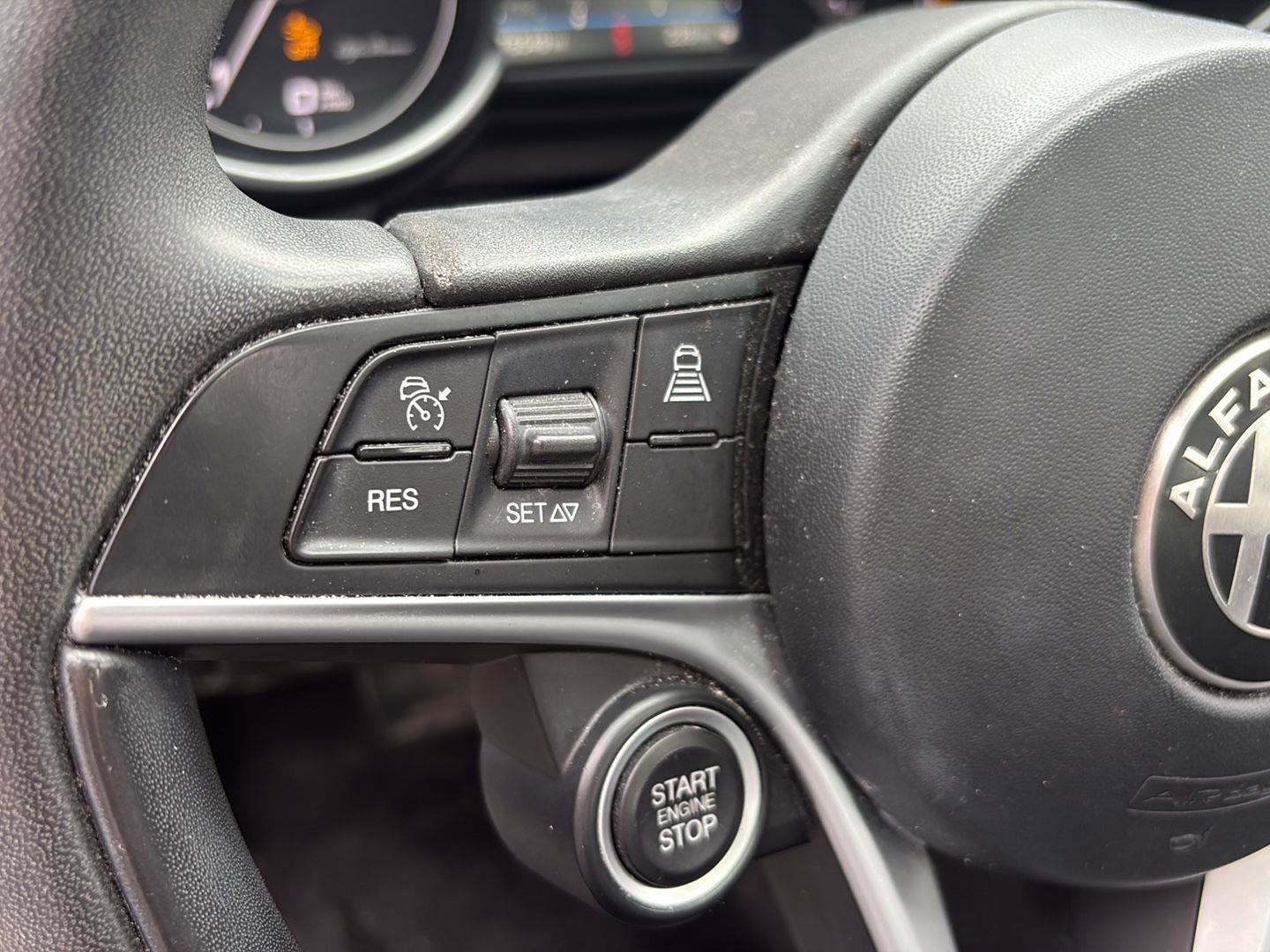 Used 2019 Alfa Romeo Giulia AWD image 21