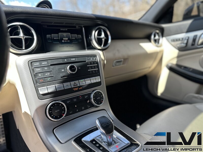 Used 2017 Mercedes-Benz SLC 300 image 17