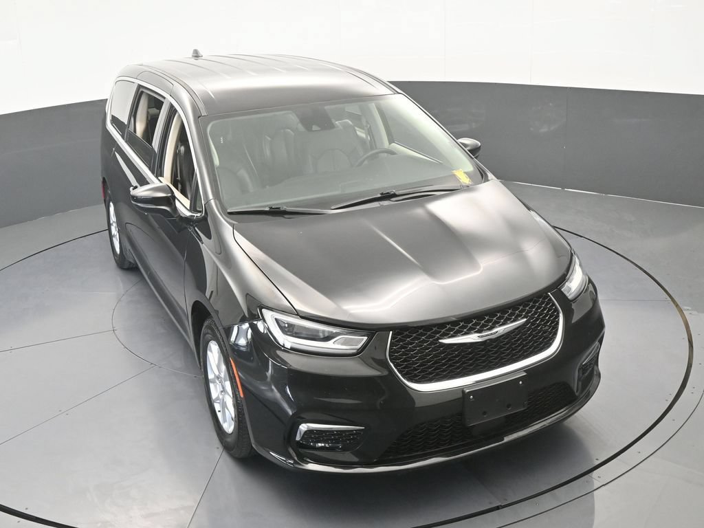 Used 2023 Chrysler Pacifica Touring-L FWD image 52