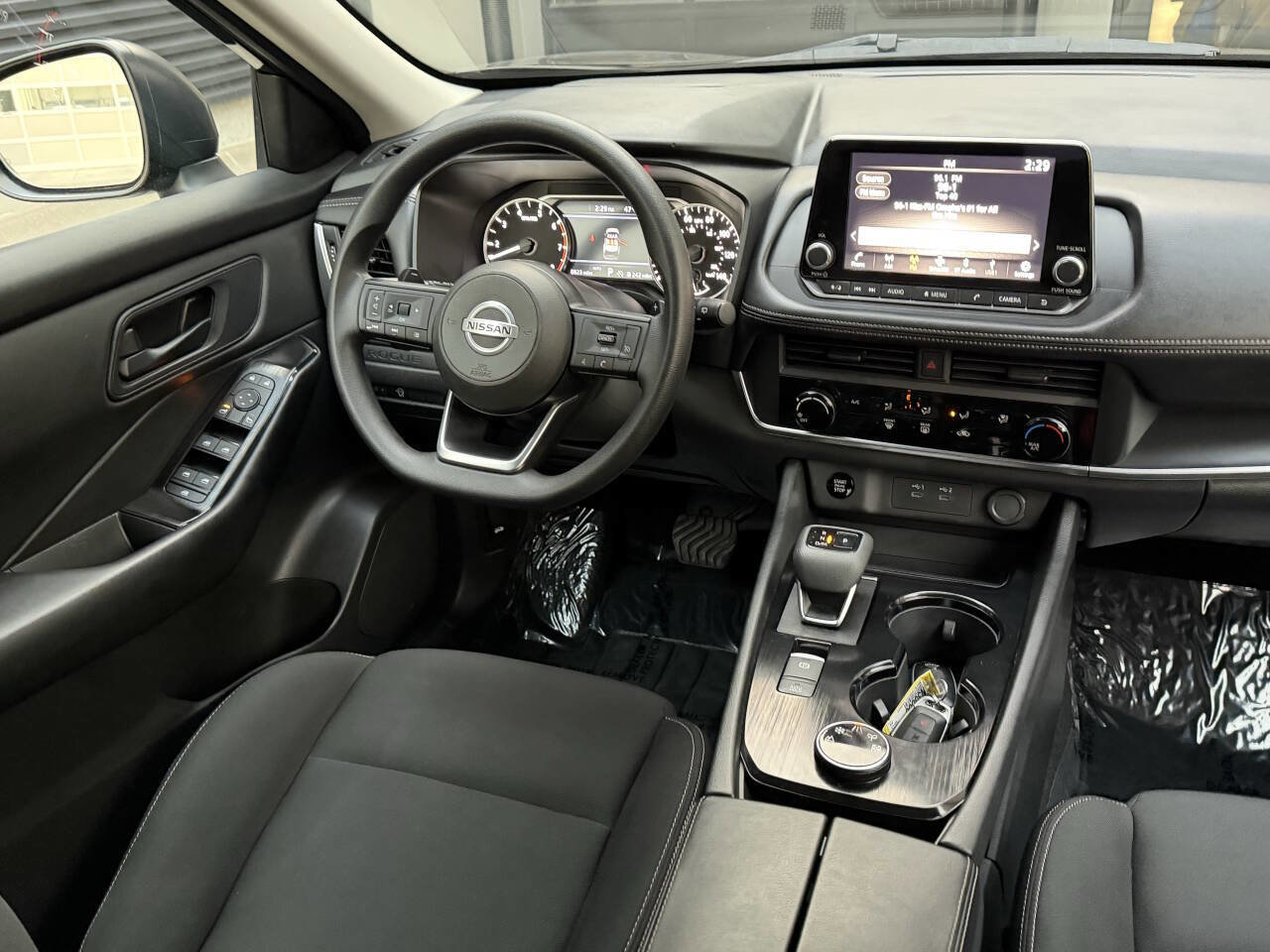 Used 2024 Nissan Rogue S image 21